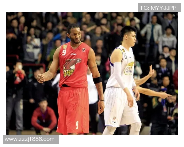 CBA激战麦迪领衔青岛队对决江苏队精彩瞬间回顾