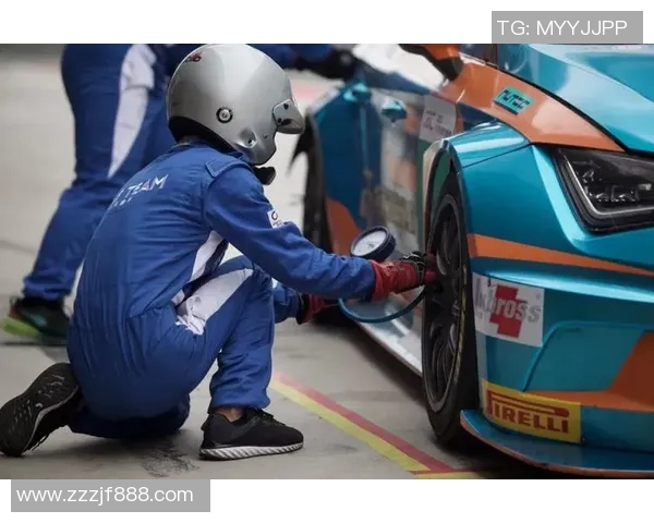 深圳足球队耐力变革引发热议探索新战术与训练模式的结合